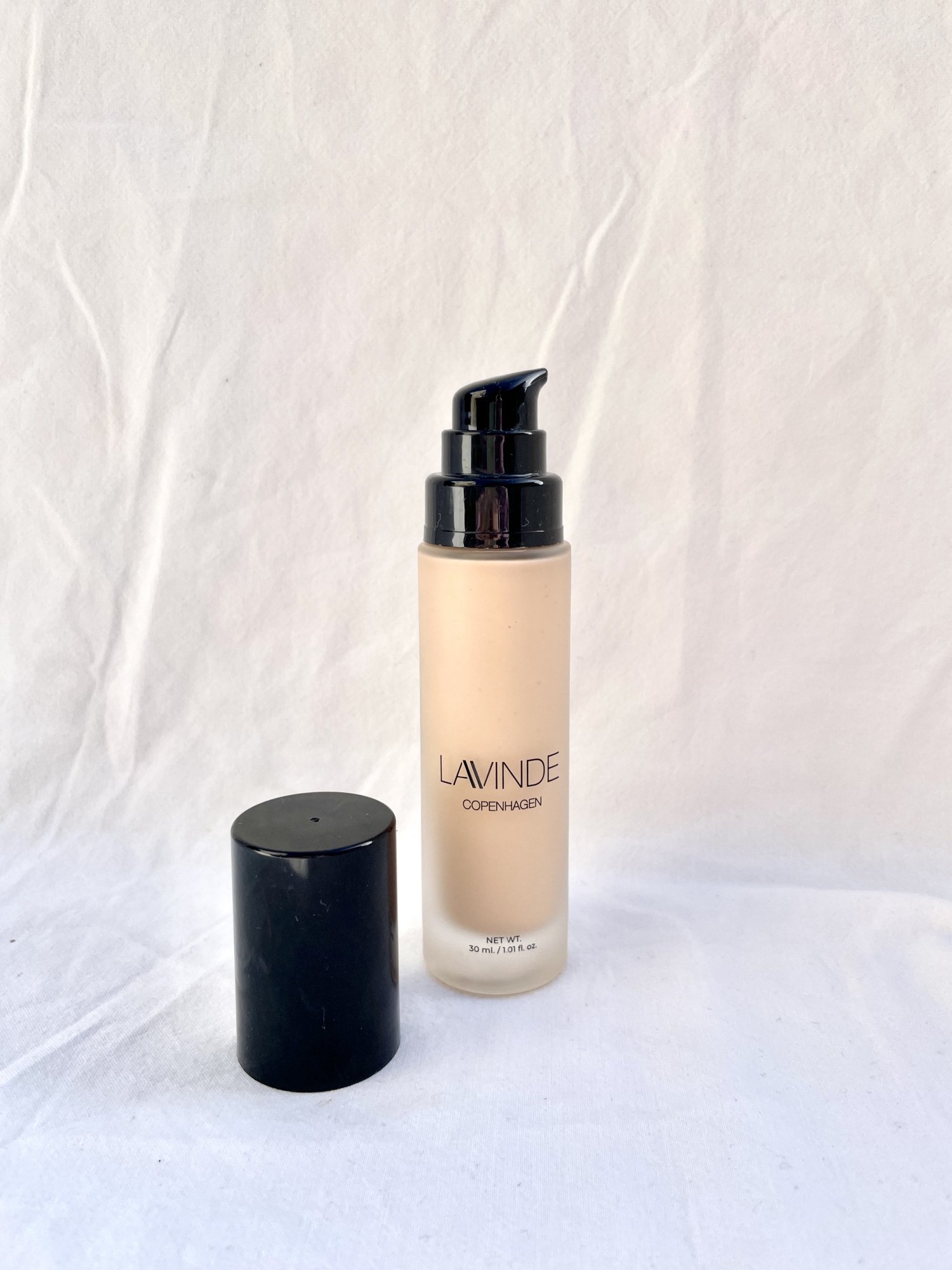 Lavinde Copenhagen Natural Glow Liquid Foundation  206 Ivory